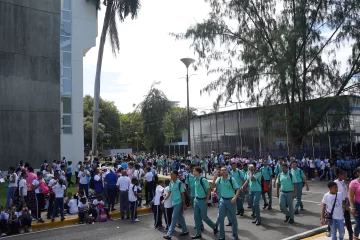 Un sábado con altas expectativas de concurrencia y libros a precios asequibles en la Feria del Libro 2024