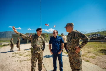 Paliza supervisa construcción de verja perimetral entre RD y Haití