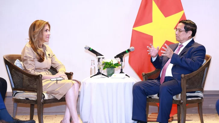 Carolina Mejía sostiene encuentro con el primer ministro de Vietnam