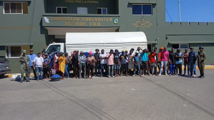 Detienen más de 200 haitianos en estatus migratorio irregular