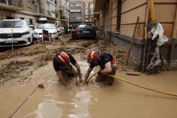 Muertes por lluvias e inundaciones en Valencia ya suman 210