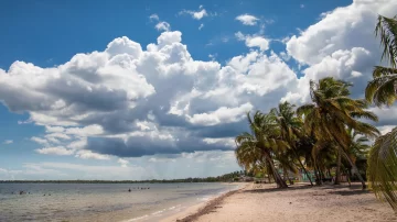 El día que Fidel Castro le regaló una isla cubana a Alemania oriental para convertirla un 'destino turístico comunista'