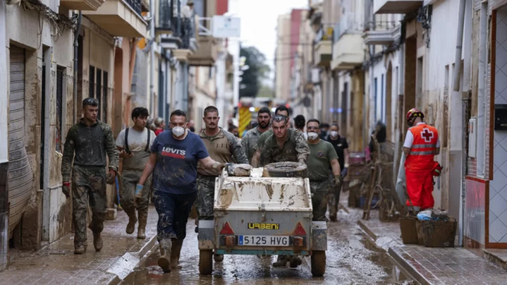 España: Andalucía y Cataluña en alerta roja por lluvias; suben a 215 los fallecidos en Valencia