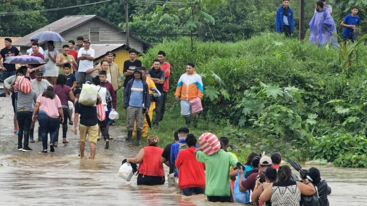 Sara avanza como depresión y dispara alertas en México y Honduras por las fuertes lluvias