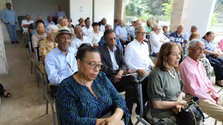 Decenas asisten en Santo Domingo al encuentro de ciudadanos de San Cristóbal