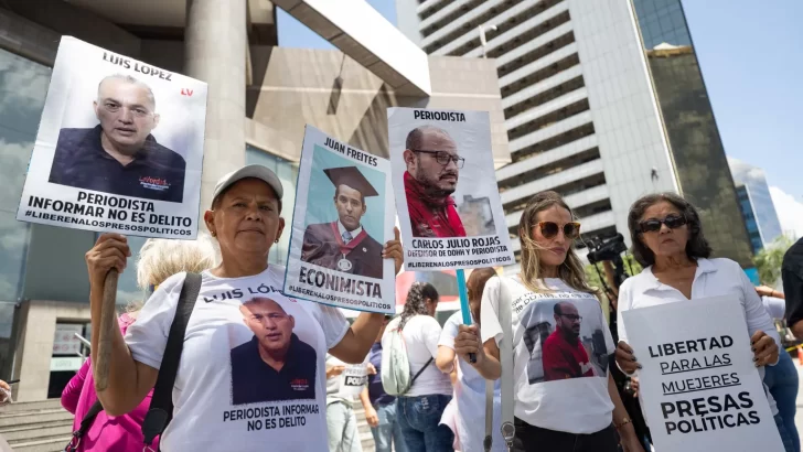 Antichavistas saludan la liberación de 