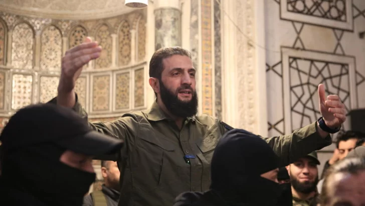 El líder islamista radical de los rebeldes sirios Al-Jolani celebró la caída de Al-Assad en Damasco