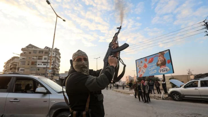 Los rebeldes capturan una segunda gran ciudad en Siria y aumentan la presión sobre el ejército de Al Assad