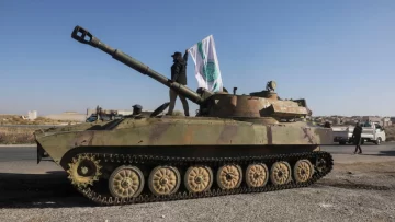 Ejército sirio afirma que se retiró de Hama tras entrada de los rebeldes en la cuarta ciudad del país