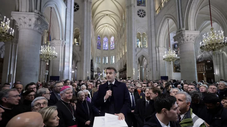 Macron, entre el cielo de Notre Dame y el polvo de la crisis política