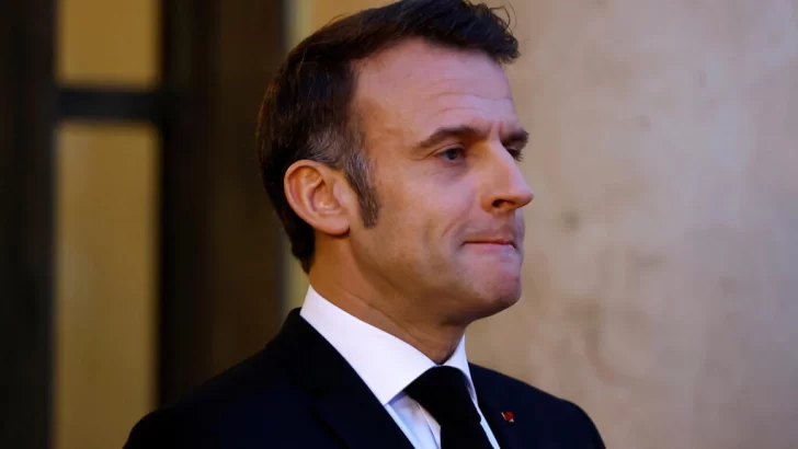 Macron espera nombrar un primer ministro en 48 horas; la izquierda exige cambio de rumbo político