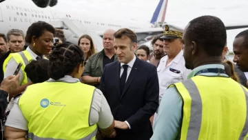 Macron llega a Mayotte para evaluar las consecuencias del ciclón Chido