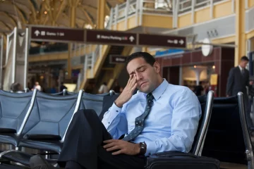 ¿Se pueden prevenir o aplacar los peores efectos del jet lag? Qué dicen los médicos