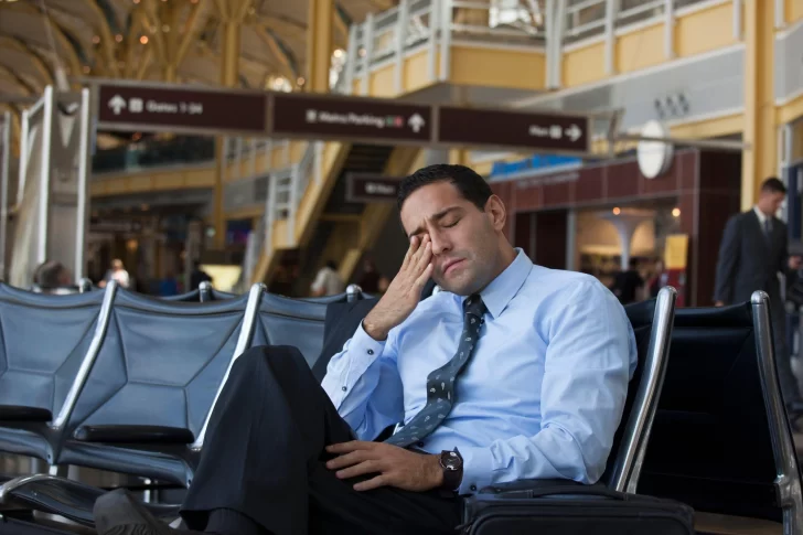 ¿Se pueden prevenir o aplacar los peores efectos del jet lag? Qué dicen los médicos