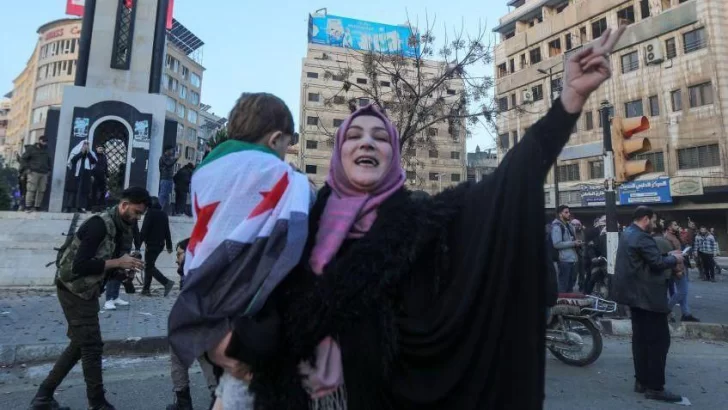 Celebraciones, caos y saqueos en Damasco: qué pasó en la capital siria tras la caída de Bashar al Assad