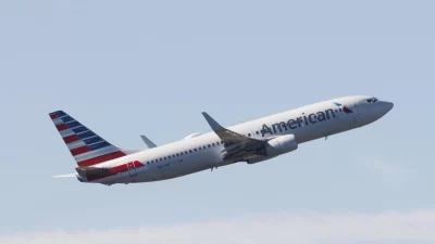 American Airlines reanuda sus operaciones tras un 