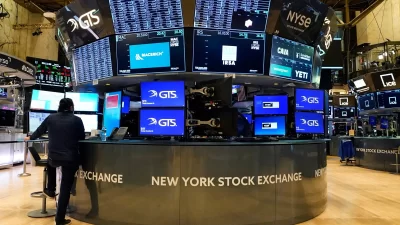 Wall Street cierra en verde en una sesión acortada por Nochebuena