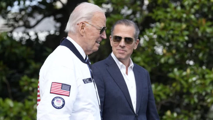 Joe Biden indulta a su hijo Hunter juzgado por posesión ilegal de un arma y fraude fiscal