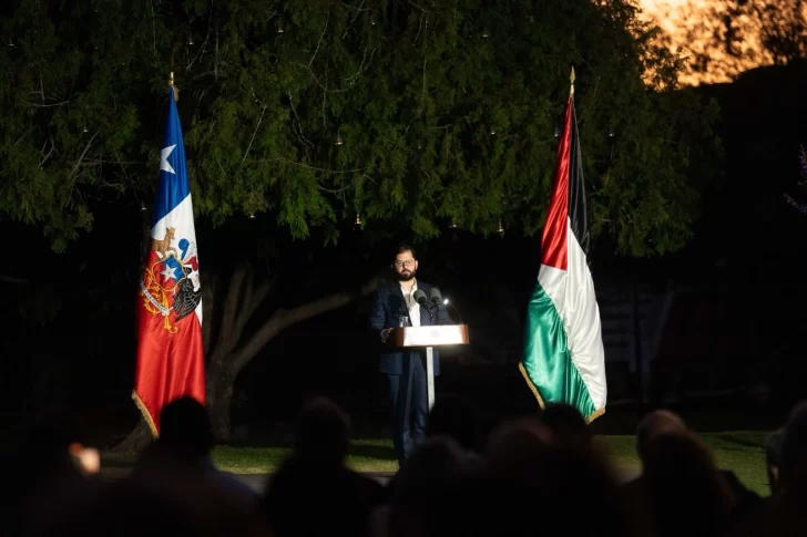 Boric-con-palestinos-en-Chile-728x485