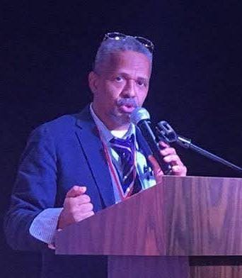 Dr.-Jorge-Pina-poeta-y-psicoanalista-dominicano-coordinador-del-Movimiento-literario-Metapoesia.