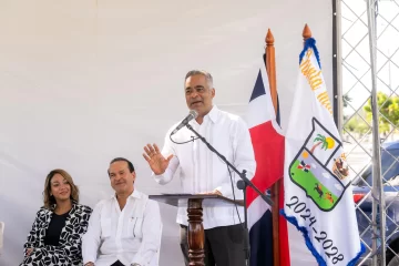 El-ministro-de-Energia-y-Minas-Joel-Santos-728x486