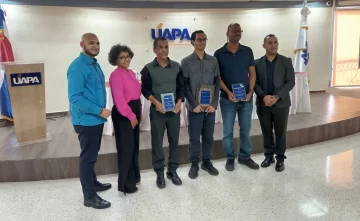 Escritor Eloy Tejera gana premio en concurso de cuentos universidad UAPA