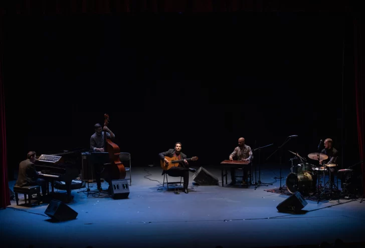 La-guitarra-de-Nino-Josele-llena-de-flamenco-a-Santo-Domingo-728x495