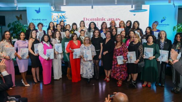 Parte-de-las-53-mujeres-presentadas-en-el-libro-Dominicanas-en-la-voluntad-de-la-diaspora.