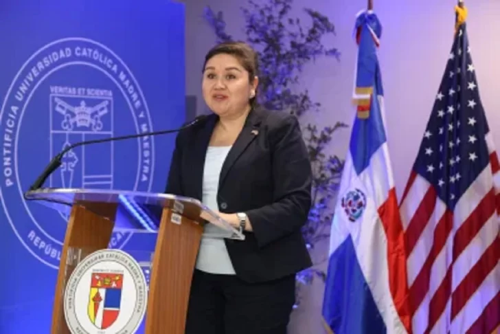 Patricia-Aguilera-encargada-de-Negocios-de-la-Embajada-estadounidense-728x486