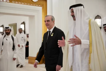 Presidente Abinader se reúne con Emir de Catar