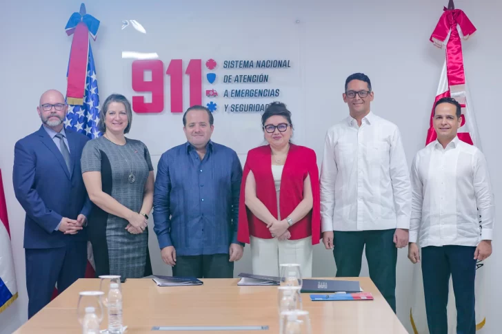 Firman carta de implementación para expansión del Sistema Nacional de Videovigilancia del 911