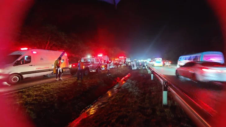 Seis personas afectadas en accidente en tramo Autovía del Este