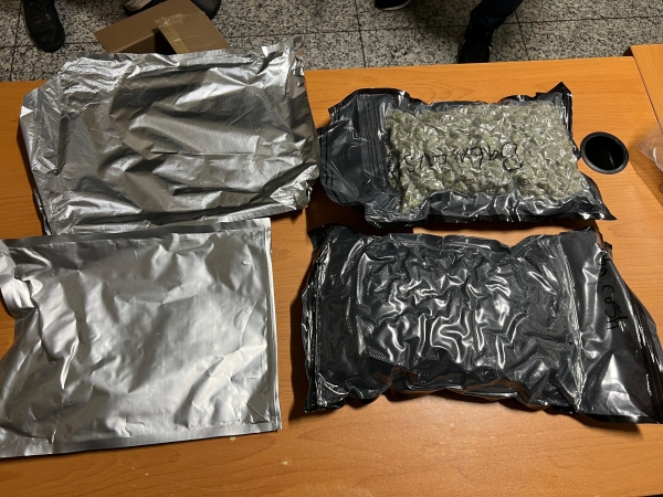 Incautan cinco paquetes y 100 cigarrillos electrónicos rellenos de marihuana