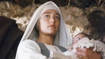 Muere Olivia Hussey, la actriz nacida en Argentina que interpretó a María en el clásico 'Jesús de Nazaret' de Franco Zeffirelli