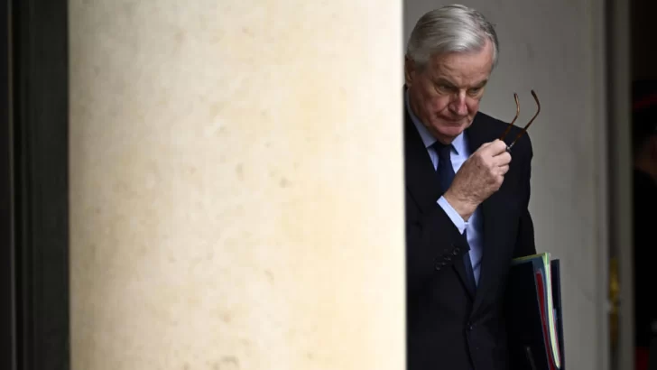 Barnier invoca el artículo 49.3 para aprobar el presupuesto y enfrenta los llamados a una moción de censura