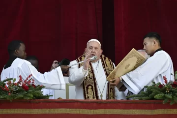 El papa pide en el mensaje de Navidad que callen las armas en Ucrania y en Oriente Medio