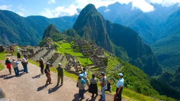 El turismo se recupera en Perú en 2024 al aumentar 31.6 % respecto a 2023