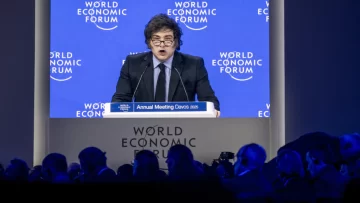 En Davos, Javier Milei alaba a Donald Trump para legitimar su postura