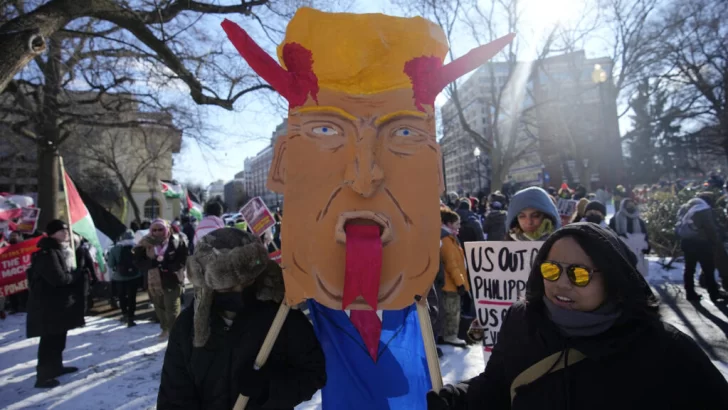 En Estados Unidos, la protesta anti-Trump palidece ante la ola MAGA