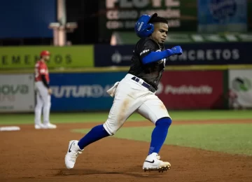 Tigres derrotan Leones en maratónico partido que terminó en la madrugada