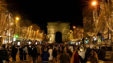 París despliega 10.000 policías y bomberos para recibir el año nuevo