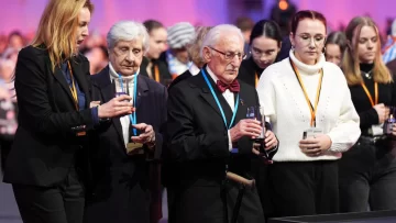 Sobrevivientes llaman a estar alerta del odio, ocho décadas después de la liberación de Auschwitz Sobrevivientes llaman a estar alerta del odio, ocho décadas después de la liberación de Auschwitz