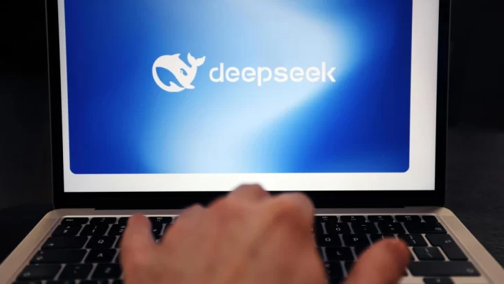 Trump cree que el éxito de DeepSeek es una llamada de atención para empresas de EE.UU.