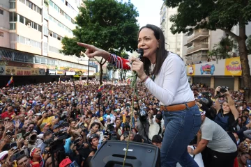 María Corina Machado reaparece en una protesta en Caracas tras 133 días de clandestinidad