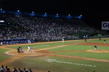 Tigres del Licey ganan a los Leones del Escogido y empatan 2-2 la serie final