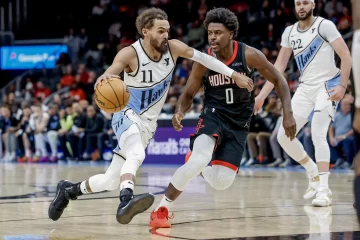 Los Rockets siguen volando y los Lakers caen con estrépito ante los Sixers