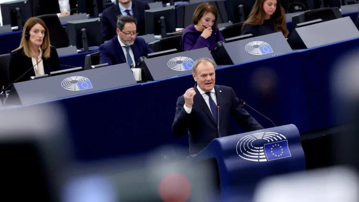 Donald Tusk en el Parlamento Europeo: ‘Debemos estar armados, fuertes y decididos’