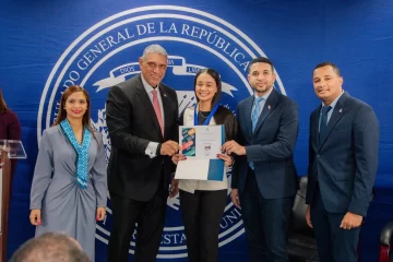 Ministerio de la Juventud reconoce a jóvenes dominicanos en el exterior