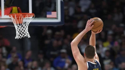 Jokic suma cuatro triples-dobles seguidos y los Lakers se deshacen de los Wizards