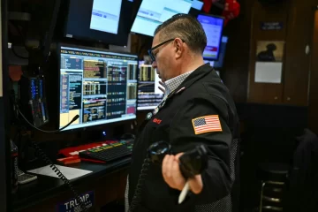 Wall Street cierra en rojo tras confirmación de aranceles de Trump